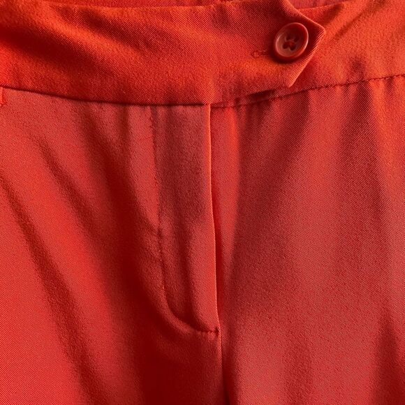 😊 3/$30 
CATO Capris Sz 10 Deep Orange, poly & spandex (lil stretch) EUC - Picture 8 of 11